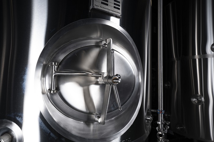 錐形罐的溫度控制如何影響啤酒的發酵周期和風味？