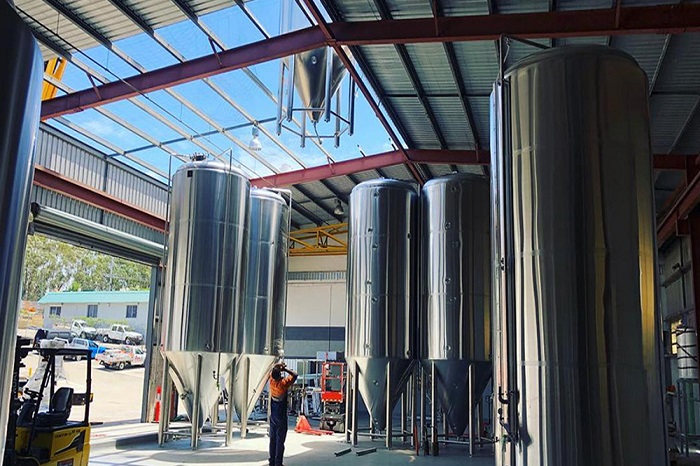 天泰<a href=http://www.yangbailao.com/ target=_blank class=infotextkey>啤酒設(shè)備</a>發(fā)酵罐