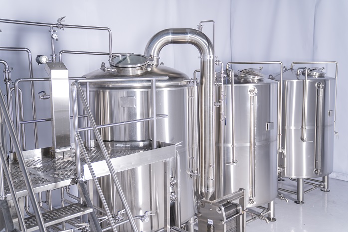 山東天泰<a href=http://www.yangbailao.com/ target=_blank class=infotextkey>啤酒設(shè)備</a>-煮沸鍋